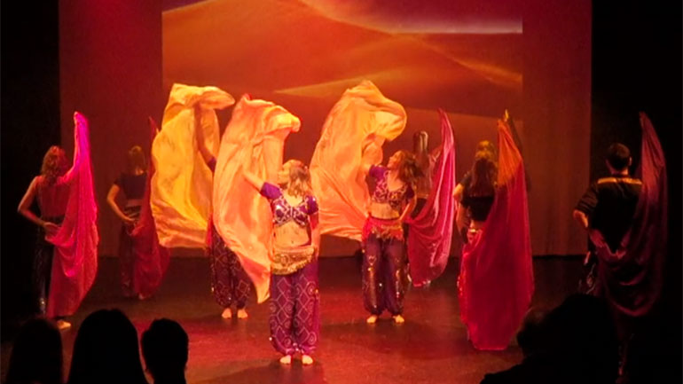 Danselever vid en föreställning.